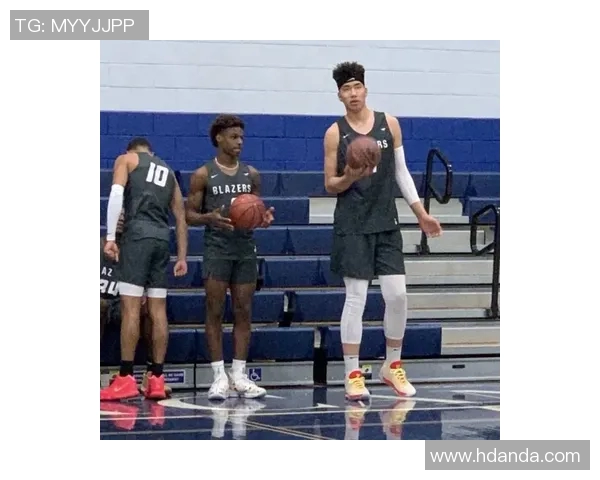 媒体人分析杨瀚森与曾凡博搭档关系及竞争动态