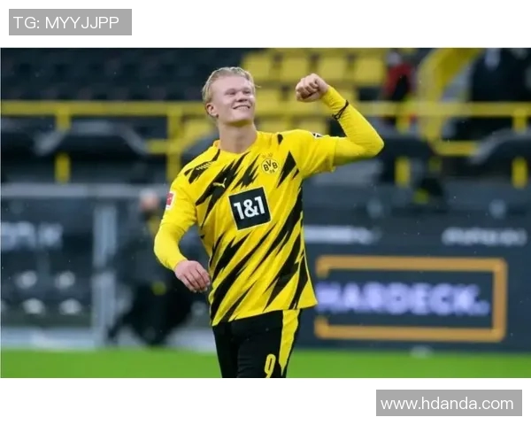 哈兰德夸女友球技如吉格斯女友调侃哈兰德盘带水平不行