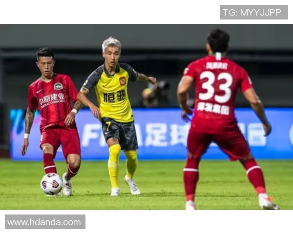 里夫斯谈轮换不足的挑战强调全队拼尽全力应对困难局面 里夫斯谈轮换不足的挑战强调全队拼尽全力应对困难局面