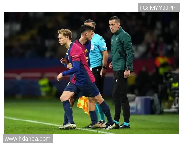 巴萨对伯纳尔恢复采取谨慎措施专人全程照看确保安全 巴萨对伯纳尔恢复采取谨慎措施专人全程照看确保安全