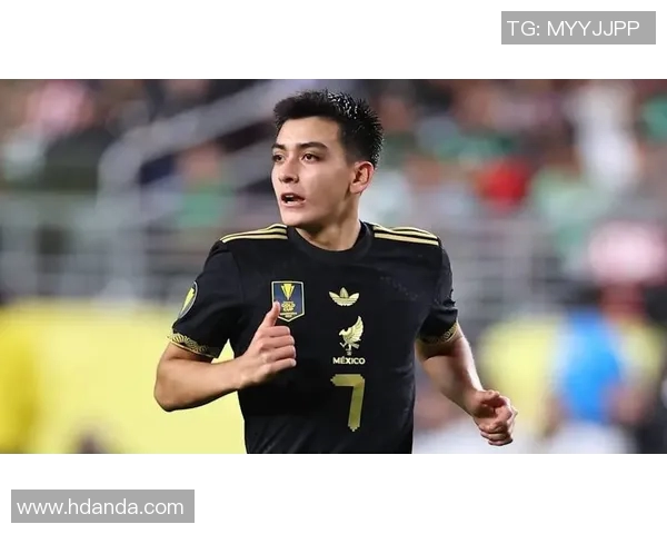 豪门球队密切关注17岁墨西哥新星吉尔伯托莫拉的未来发展潜力