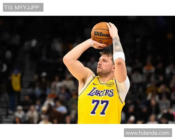 美记透露东契奇伤情为挫伤非小腿拉伤上次类似情况缺席三场比赛