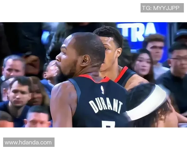 SGA巧妙造犯规杜兰特误判起跳时机展现篮球智慧 SGA巧妙造犯规杜兰特误判起跳时机展现篮球智慧