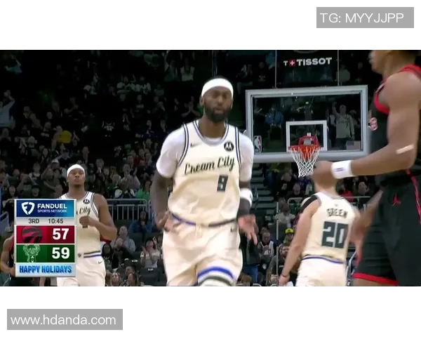 拳击手出击波蒂斯上篮遭无视犯规愤怒重拳击打篮架引发热议 拳击手出击波蒂斯上篮遭无视犯规愤怒重拳击打篮架引发热议