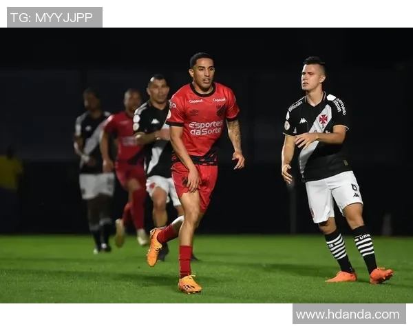 罗克重返巴甲状态火热20岁小将8场打入8球引发转会热潮 罗克重返巴甲状态火热20岁小将8场打入8球引发转会热潮