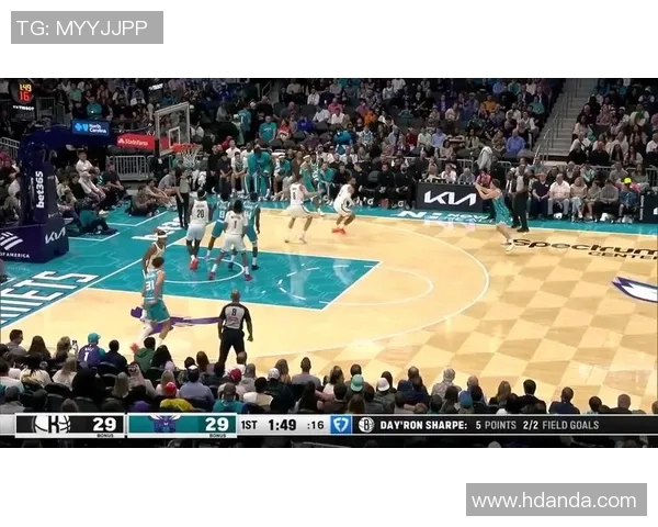 克尼佩尔全力防守库里三分球称其为独一无二的篮球天才