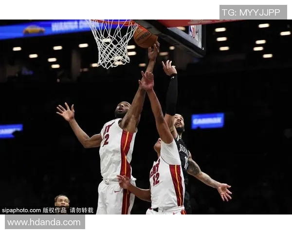 斯波称赞鲍威尔在混战中表现出色活塞强硬防守正是球队所需 斯波称赞鲍威尔在混战中表现出色活塞强硬防守正是球队所需