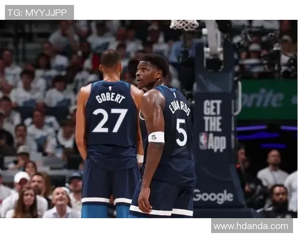 戈贝尔谈爱德华兹成长之路强调组织能力与被包夹的尊重意义 戈贝尔谈爱德华兹成长之路强调组织能力与被包夹的尊重意义