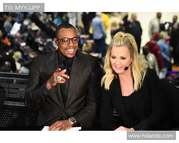 皮尔斯与女主持探讨男友点赞大屁股女是否算出轨引发热议 皮尔斯与女主持探讨男友点赞大屁股女是否算出轨引发热议