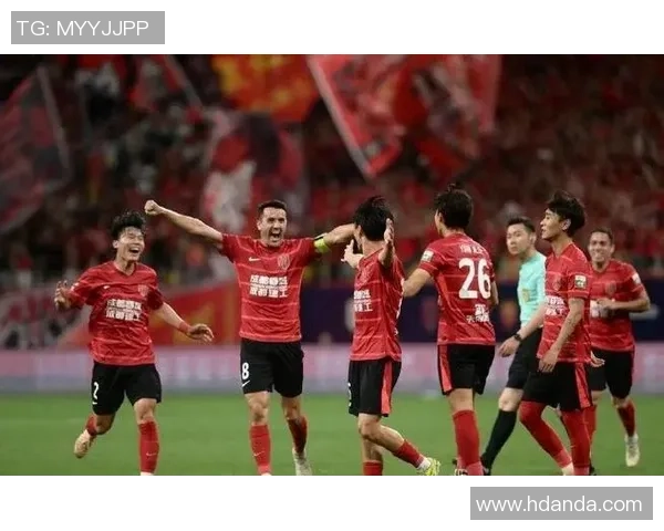 亚足联对蓉城处以3000美元罚款因球迷向蔚山球员投掷水瓶事件