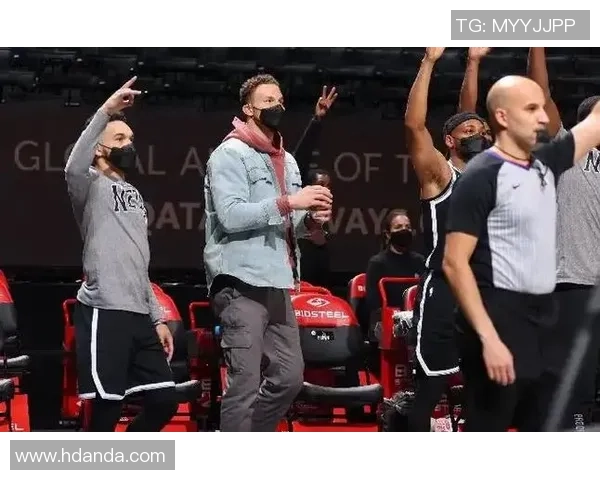 格里芬对鲍尔默缺乏沟通表示失望交易时未获联系感到不满