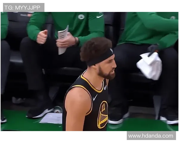 克莱崇拜的4号秀展现多面才华获库里认可非同寻常