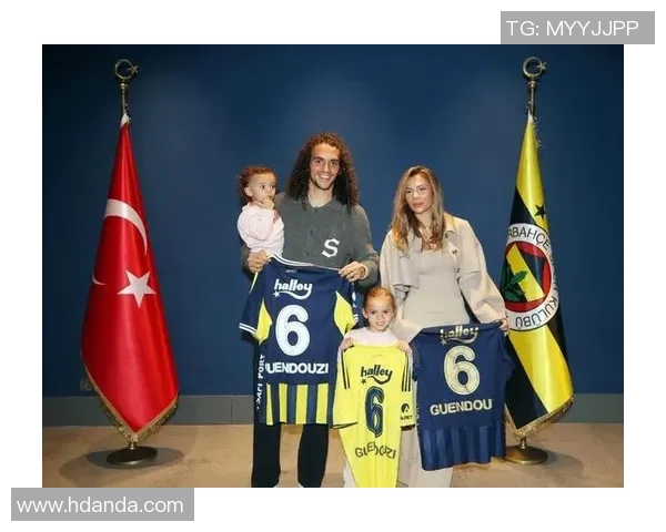 费内巴切与贡多齐达成转会协议总费用达2500万欧加奖金 费内巴切与贡多齐达成转会协议总费用达2500万欧加奖金