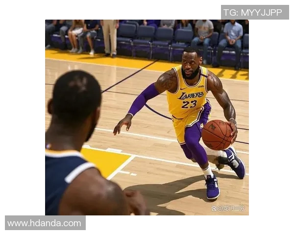 詹姆斯本周将与南湾湖人队合练今日未安排训练活动