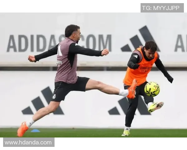 卡瓦哈尔伤后首次回归皇马合练姆巴佩继续专注恢复训练 卡瓦哈尔伤后首次回归皇马合练姆巴佩继续专注恢复训练