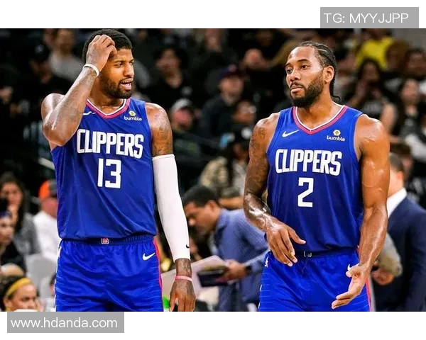 火力全开伦纳德三分雨下狂砍35分助球队逆转第三节独得19分展现统治力 火力全开伦纳德三分雨下狂砍35分助球队逆转第三节独得19分展现统治力