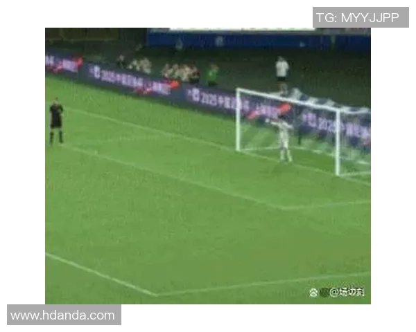 约旦门将挥拳庆祝却愣在原地目睹皮球意外入网的瞬间 约旦门将挥拳庆祝却愣在原地目睹皮球意外入网的瞬间