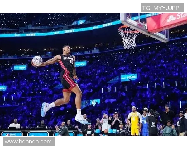 凯沙约翰逊砍下14分12板坚持自我展现热火风格篮球魅力 凯沙约翰逊砍下14分12板坚持自我展现热火风格篮球魅力