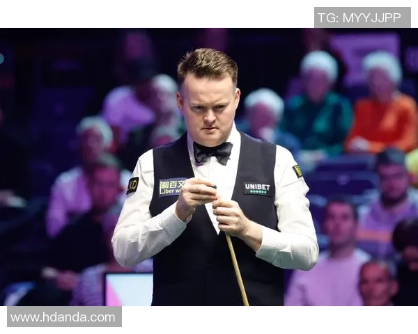 墨菲半场表现惊艳12投8中三分5中8高效斩获21分助力球队进攻 墨菲半场表现惊艳12投8中三分5中8高效斩获21分助力球队进攻